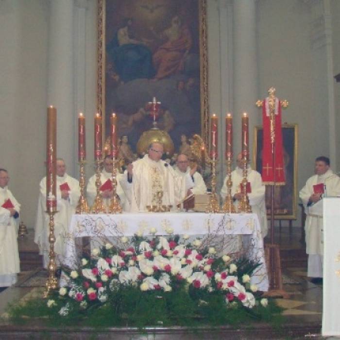 Eucharystii w Poranek Wielkanocny przewodniczył o. Superior Zygfryd Wiecha OMI