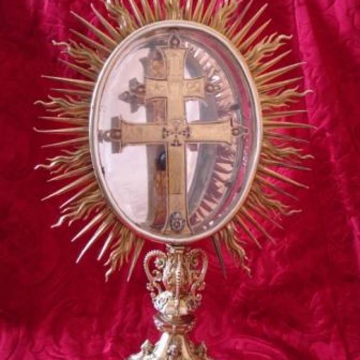 Kardynał Wyszyński nosil cząstkę relikwii Drzewa Krzyża Świętego w pektorale biskupim